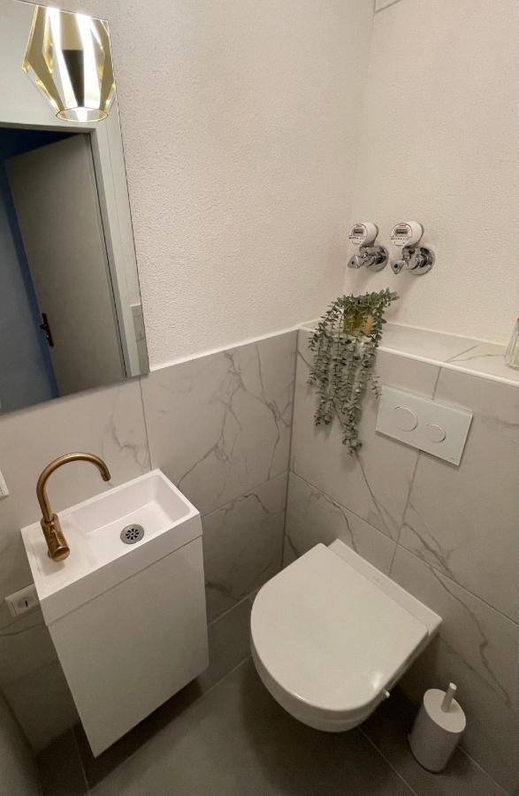 Luxus Apartment Am Fremersberg - Zentral - Mit Sauna & Badewanne Baden-Bade Exterior foto