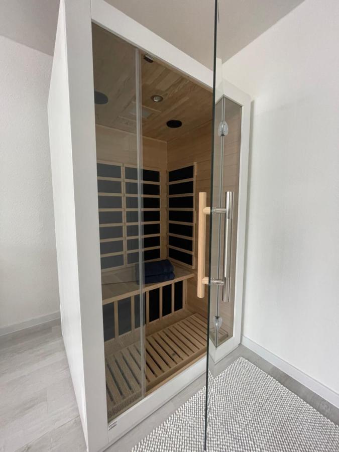 Luxus Apartment Am Fremersberg - Zentral - Mit Sauna & Badewanne Baden-Bade Exterior foto